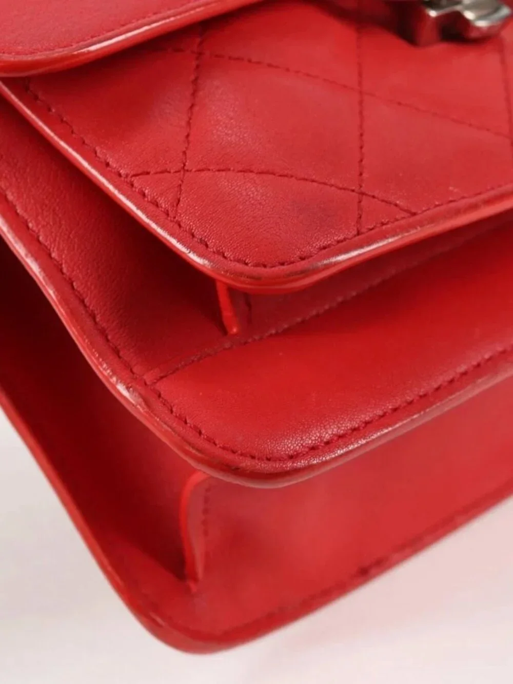 CHANEL Matelasse Chain Shoulder Bag Leather Red Silver CC Auth 138980M